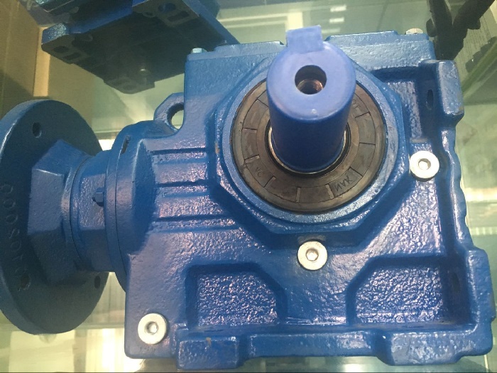 減速機(jī)配三相異步電動(dòng)機(jī) 減速機(jī)配三相異步電動(dòng)機(jī)