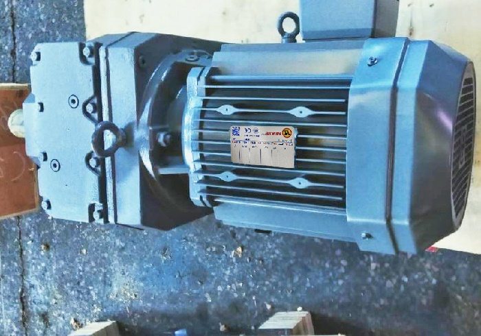 R系列減速機配制動電機 R系列減速機配制動電機