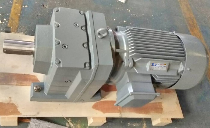 R系列減速機(jī)配電機(jī) R系列減速機(jī)配電機(jī)