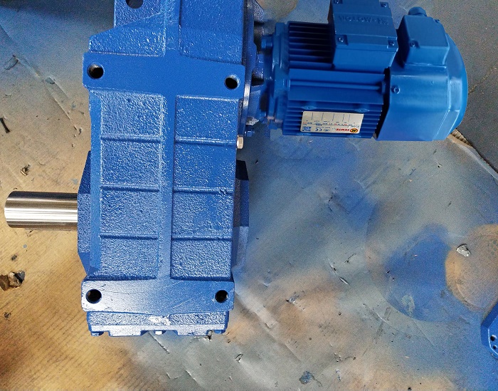 F系列減速機(jī)配三相電機(jī) F系列減速機(jī)配三相電機(jī)