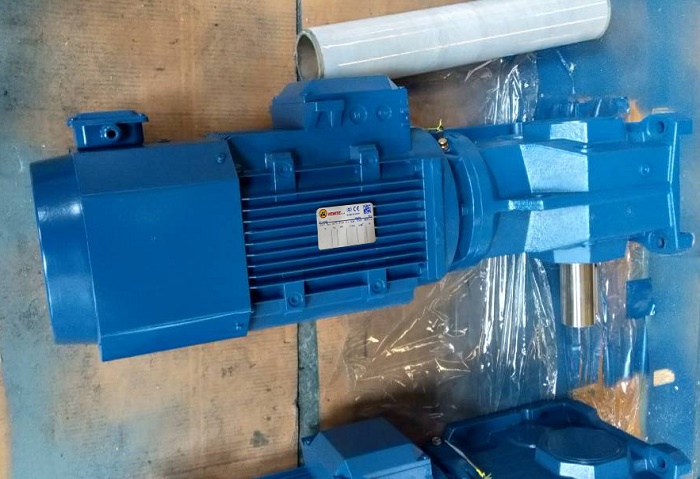 用在捻線機(jī)上電機(jī)減速機(jī) 用在捻線機(jī)上電機(jī)減速機(jī)