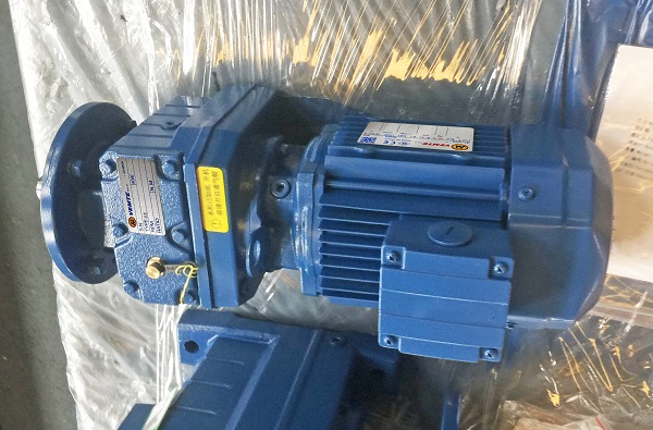 2HP電機(jī)減速機(jī),2馬力減速機(jī),回轉(zhuǎn)窯減速機(jī) 2HP電機(jī)減速機(jī),2馬力減速機(jī),回轉(zhuǎn)窯減速機(jī)