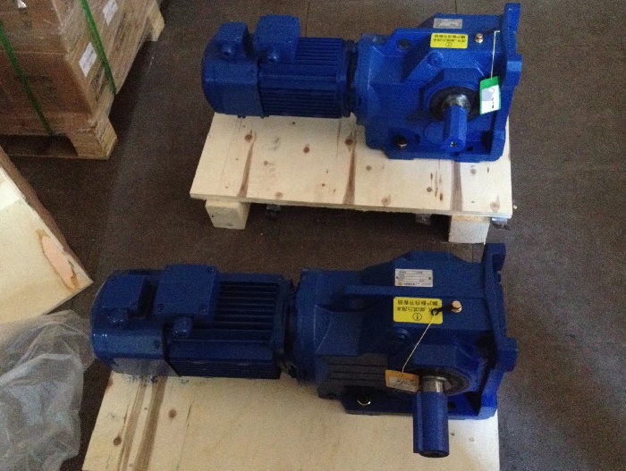 9HP馬力電機配K107直角減速機 9HP馬力電機配K107直角減速機