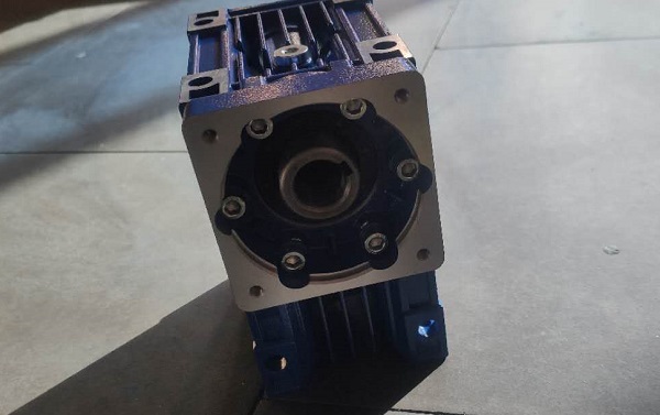 機場行李輸送機伺服電機減速機選型手冊資料樣本下載,輸送機減速機,伺服減速機樣本資料 機場行李輸送機伺服電機減速機選型手冊資料樣本下載,輸送機減速機,伺服減速機樣本資料