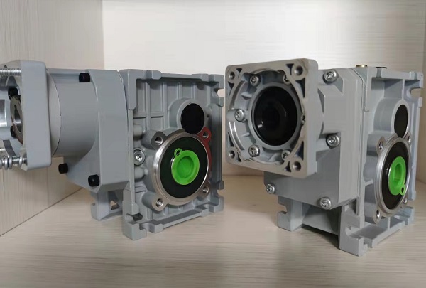 全自動(dòng)剪板機(jī)伺服電機(jī)減速機(jī)選型手冊(cè)資料樣本下載,全自動(dòng)剪板機(jī)減速機(jī),伺服減速機(jī)樣本 全自動(dòng)剪板機(jī)伺服電機(jī)減速機(jī)選型手冊(cè)資料樣本下載,全自動(dòng)剪板機(jī)減速機(jī),伺服減速機(jī)樣本