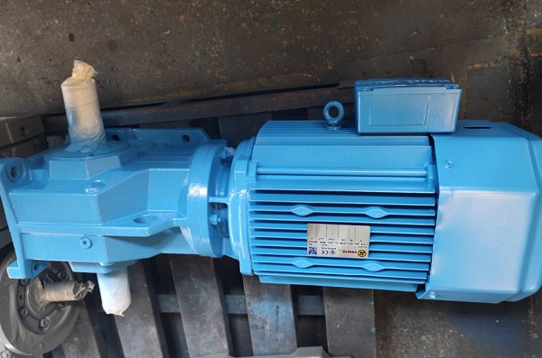 1比5減速電機(jī),1:5減速機(jī),分級(jí)處理設(shè)備減速機(jī),減速機(jī)選型樣本,5比減速器 1比5減速電機(jī),1:5減速機(jī),分級(jí)處理設(shè)備減速機(jī),減速機(jī)選型樣本,5比減速器