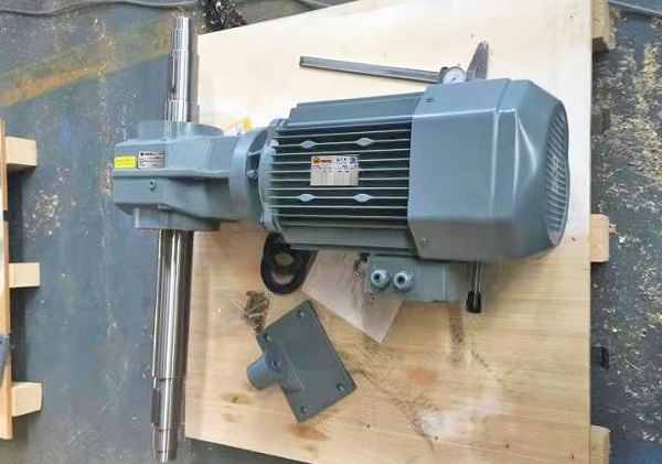 風能發(fā)電機減速機,風力發(fā)電行業(yè)減速電機,爬梯機減速器,減速機選型 風能發(fā)電機減速機,風力發(fā)電行業(yè)減速電機,爬梯機減速器,減速機選型