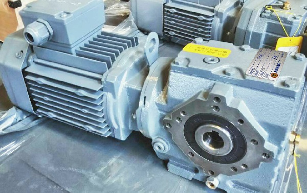 1比27減速電機(jī),1:27減速機(jī),27比減速器,地面水磨機(jī)減速機(jī),減速機(jī)樣本 1比27減速電機(jī),1:27減速機(jī),27比減速器,地面水磨機(jī)減速機(jī),減速機(jī)樣本