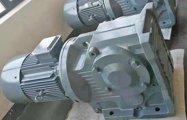 1比30減速電機,1:30減速機,30比減速器,雙面刨皮開槽機減速機,減速機樣本 1比30減速電機,1:30減速機,30比減速器,雙面刨皮開槽機減速機,減速機樣本