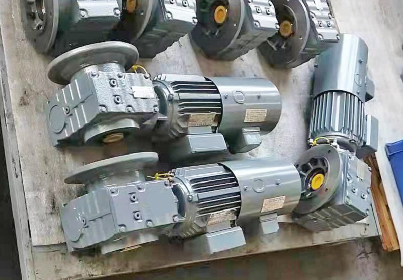 1比31減速電機(jī),1:31減速機(jī),31比減速器,滾筒篩分機(jī)減速機(jī),減速機(jī)樣本 1比31減速電機(jī),1:31減速機(jī),31比減速器,滾筒篩分機(jī)減速機(jī),減速機(jī)樣本