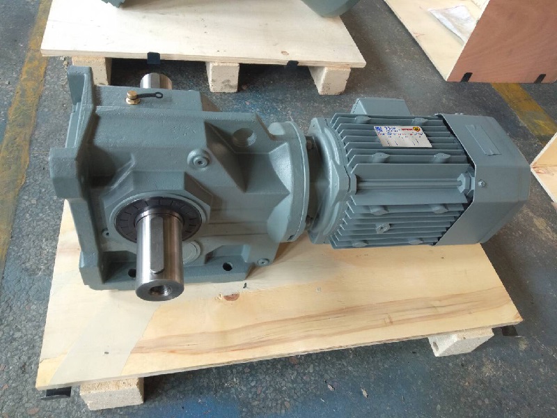 1比34減速電機(jī),1:34減速機(jī),34比減速器,鋼筋切粒機(jī)減速機(jī),減速機(jī)樣本 1比34減速電機(jī),1:34減速機(jī),34比減速器,鋼筋切粒機(jī)減速機(jī),減速機(jī)樣本