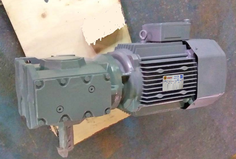 1比35減速電機(jī),1:35減速機(jī),35比減速器,龍門吊減速機(jī),減速機(jī)樣本 1比35減速電機(jī),1:35減速機(jī),35比減速器,龍門吊減速機(jī),減速機(jī)樣本