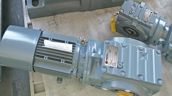 1比51減速電機,1:51減速機,51比減速器,有機肥翻拋機減速機,減速機樣本 1比51減速電機,1:51減速機,51比減速器,有機肥翻拋機減速機,減速機樣本