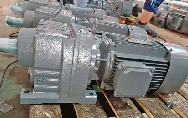 轉(zhuǎn)臺(tái)(盤)減速機(jī)選型手冊(cè)資料樣本下載,轉(zhuǎn)臺(tái)(盤)減速機(jī),減速機(jī)樣本 轉(zhuǎn)臺(tái)(盤)減速機(jī)選型手冊(cè)資料樣本下載,轉(zhuǎn)臺(tái)(盤)減速機(jī),減速機(jī)樣本