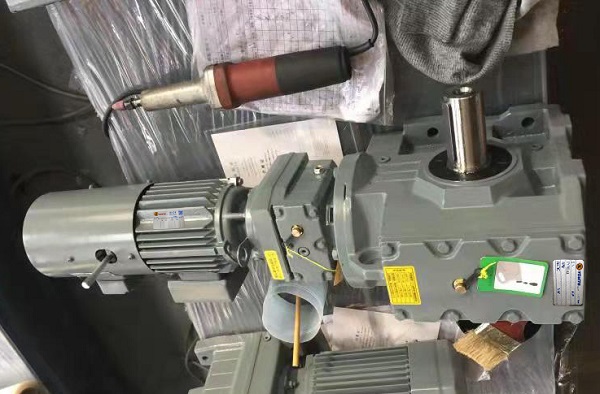 電動(dòng)平車(chē)減速機(jī)選型手冊(cè)資料樣本下載,電動(dòng)平車(chē)減速機(jī),減速機(jī)樣本 電動(dòng)平車(chē)減速機(jī)選型手冊(cè)資料樣本下載,電動(dòng)平車(chē)減速機(jī),減速機(jī)樣本