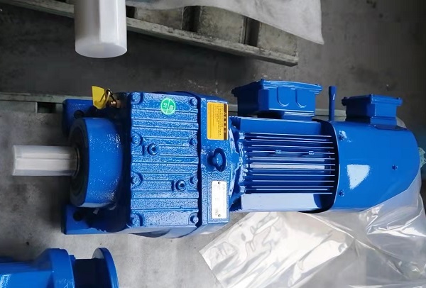 生料磨減速機(jī)電機(jī)選型手冊(cè)資料樣本下載,生料磨減速電機(jī),減速機(jī)樣本 生料磨減速機(jī)電機(jī)選型手冊(cè)資料樣本下載,生料磨減速電機(jī),減速機(jī)樣本