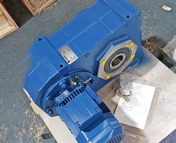 1比131減速電機(jī),1:131減速機(jī),131比減速器,秸稈切割機(jī)減速電機(jī),減速機(jī)樣本 1比131減速電機(jī),1:131減速機(jī),131比減速器,秸稈切割機(jī)減速電機(jī),減速機(jī)樣本