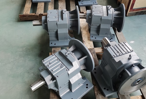 B系列擺線硬齒面減速機(jī),RX系列擺線斜齒輪減速機(jī),擺線硬齒面齒輪減速機(jī)選型樣本 B系列擺線硬齒面減速機(jī),RX系列擺線斜齒輪減速機(jī),擺線硬齒面齒輪減速機(jī)選型樣本