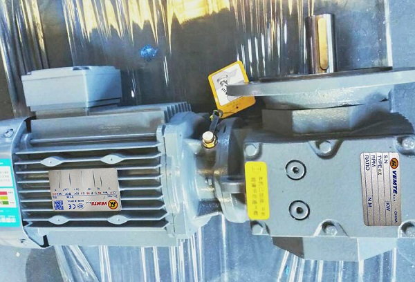 1比145減速電機,1:145減速機,145比減速器,游樂設(shè)備減速電機 1比145減速電機,1:145減速機,145比減速器,游樂設(shè)備減速電機