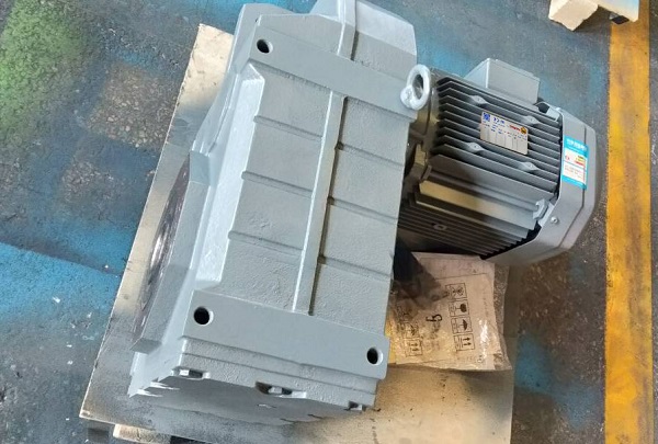 振動輸送機(jī)減速機(jī),輸送機(jī)減速電機(jī),,3KW電機(jī)減速機(jī),3000W減速電機(jī) 振動輸送機(jī)減速機(jī),輸送機(jī)減速電機(jī),,3KW電機(jī)減速機(jī),3000W減速電機(jī)