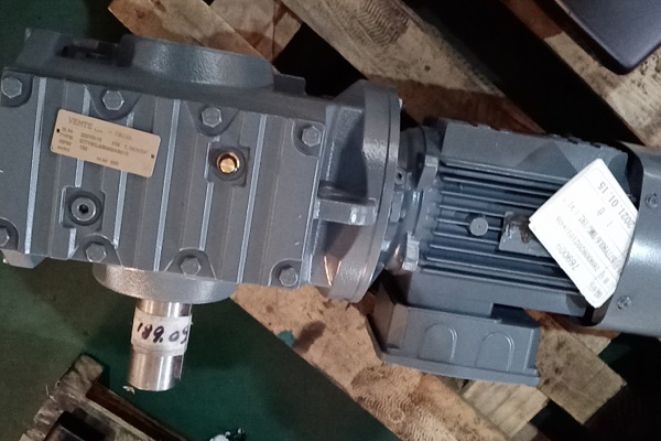 紡織機(jī)械減速機(jī),織布機(jī)減速器,0.25KW減速電機(jī),S系列減速機(jī)選型 紡織機(jī)械減速機(jī),織布機(jī)減速器,0.25KW減速電機(jī),S系列減速機(jī)選型