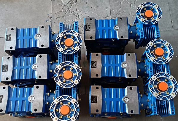 直流電機(jī)減速機(jī)選型手冊資料樣本下載,直流電機(jī)減速機(jī),減速電機(jī)樣本 直流電機(jī)減速機(jī)選型手冊資料樣本下載,直流電機(jī)減速機(jī),減速電機(jī)樣本