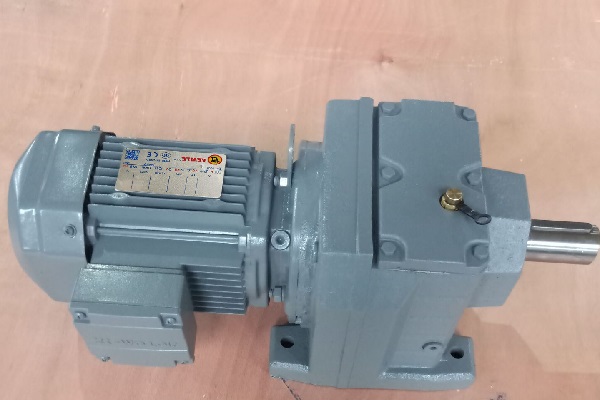 復(fù)合給料機減速機,46KW電機減速機,減速電機選型案例 復(fù)合給料機減速機,46KW電機減速機,減速電機選型案例