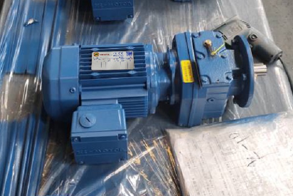 9轉(zhuǎn)每分鐘的減速機(jī),2400NM減速電機(jī),9rpm減速箱,瓦瑪特減速器 9轉(zhuǎn)每分鐘的減速機(jī),2400NM減速電機(jī),9rpm減速箱,瓦瑪特減速器