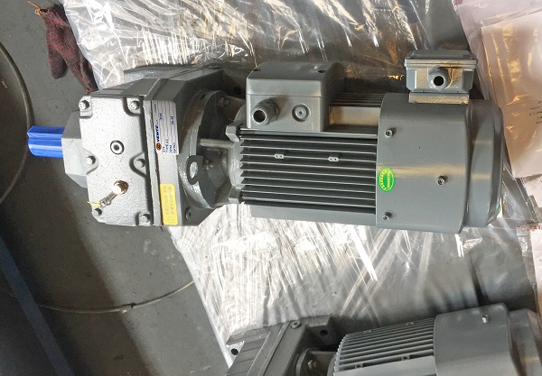 一分鐘13轉的減速機,400NM減速電機型號,瓦瑪特減速器選型 一分鐘13轉的減速機,400NM減速電機型號,瓦瑪特減速器選型