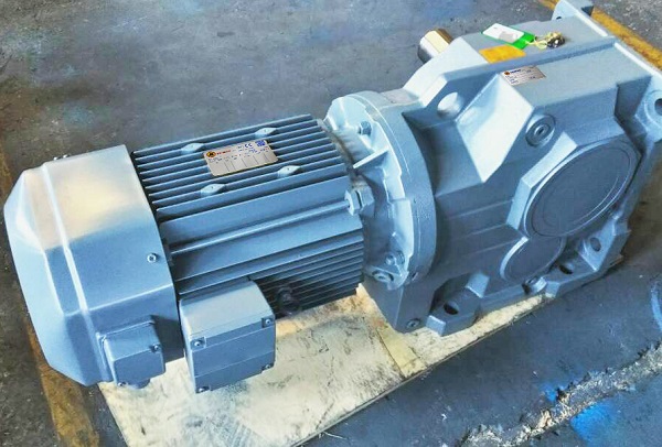 55轉(zhuǎn)的減速機,55rpm/min減速電機,每分鐘55圈的減速器 55轉(zhuǎn)的減速機,55rpm/min減速電機,每分鐘55圈的減速器