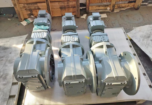 63轉(zhuǎn)的減速機(jī),63rpm/min減速電機(jī),每分鐘63圈減速器 63轉(zhuǎn)的減速機(jī),63rpm/min減速電機(jī),每分鐘63圈減速器