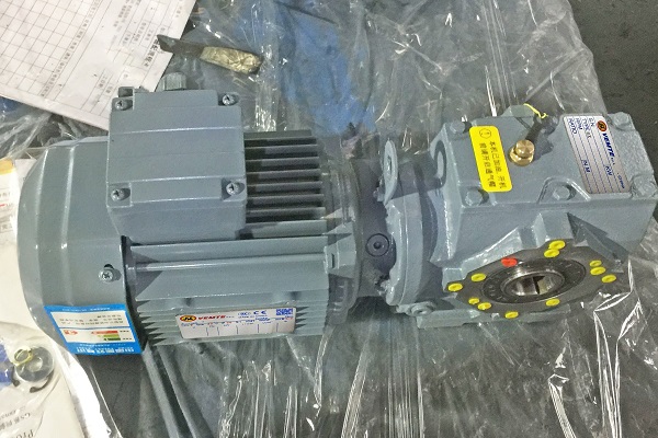 96轉(zhuǎn)的減速機(jī),96rpm/min減速電機(jī),每分鐘96圈減速器 96轉(zhuǎn)的減速機(jī),96rpm/min減速電機(jī),每分鐘96圈減速器