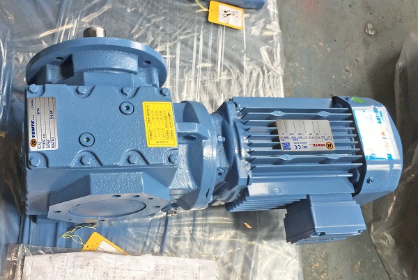 100轉(zhuǎn)的減速機(jī),100rpm/min減速電機(jī),每分鐘100圈的減速器 100轉(zhuǎn)的減速機(jī),100rpm/min減速電機(jī),每分鐘100圈的減速器