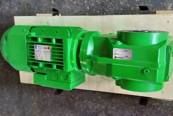 111轉(zhuǎn)的減速機(jī),111rpm/min減速電機(jī),每分鐘111圈的減速器 111轉(zhuǎn)的減速機(jī),111rpm/min減速電機(jī),每分鐘111圈的減速器