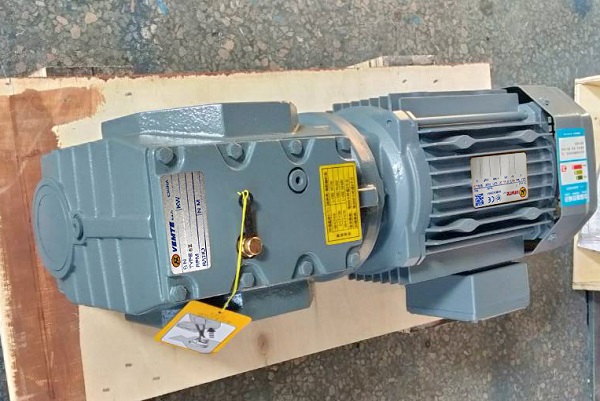 1.5KW電機減速機,1500W減速機含電機,S系列渦輪減速箱1500瓦 1.5KW電機減速機,1500W減速機含電機,S系列渦輪減速箱1500瓦