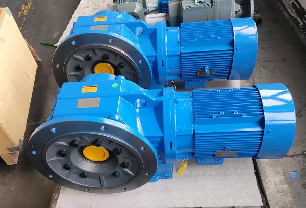 1800W電機(jī)帶減速機(jī),1.8KW錐齒輪減速電機(jī)選型 1800W電機(jī)帶減速機(jī),1.8KW錐齒輪減速電機(jī)選型