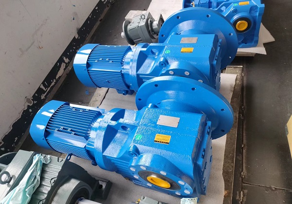 2.2KW電機(jī)含減速機(jī),2200W減速器帶電機(jī)型號(hào) 2.2KW電機(jī)含減速機(jī),2200W減速器帶電機(jī)型號(hào)