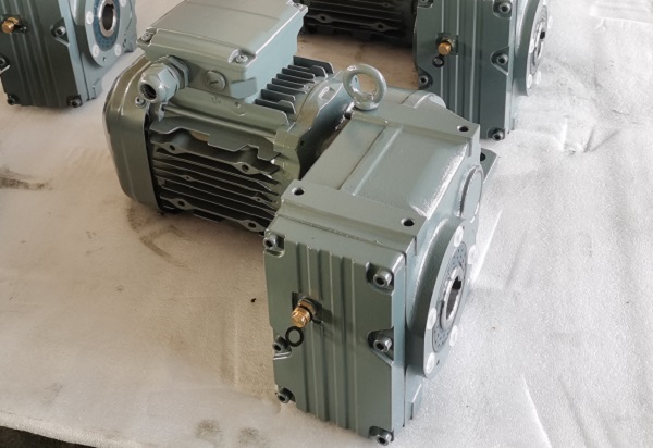 2.5KW電機配減速機,2500W減速器帶電機選型 2.5KW電機配減速機,2500W減速器帶電機選型