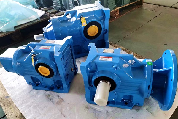 2.6KW電機(jī)帶減速機(jī),2600W減速機(jī)含電機(jī)選型案例 2.6KW電機(jī)帶減速機(jī),2600W減速機(jī)含電機(jī)選型案例