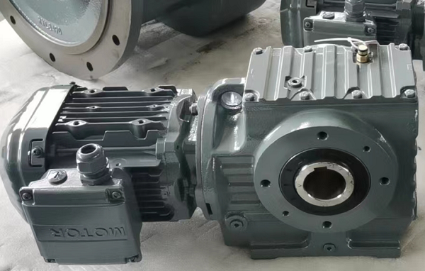 4.1KW電機(jī)含減速機(jī),4100W減速機(jī)帶電機(jī)型號(hào)選型 4.1KW電機(jī)含減速機(jī),4100W減速機(jī)帶電機(jī)型號(hào)選型