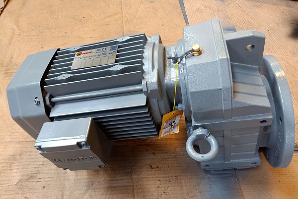 FAF97-174.87-4KW-M4減速機 FAF97-174.87-4KW-M4減速機