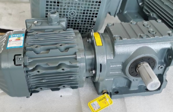 11.1KW電機(jī)含減速箱,11100W減速器帶電機(jī)型號選型,減速機(jī) 11.1KW電機(jī)含減速箱,11100W減速器帶電機(jī)型號選型,減速機(jī)