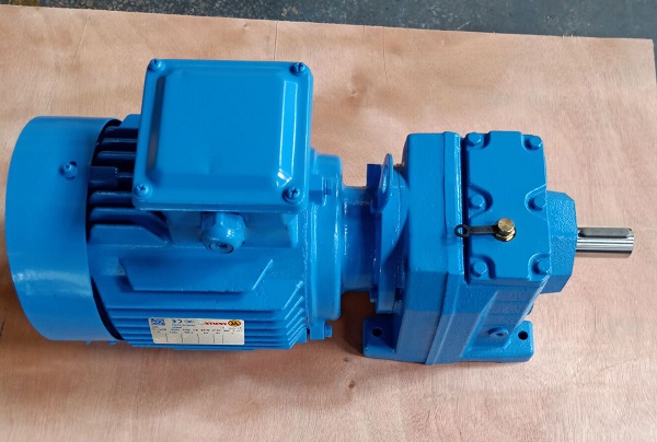 STR30減速電機(jī),STRF30減速器型號(hào),減速機(jī) STR30減速電機(jī),STRF30減速器型號(hào),減速機(jī)