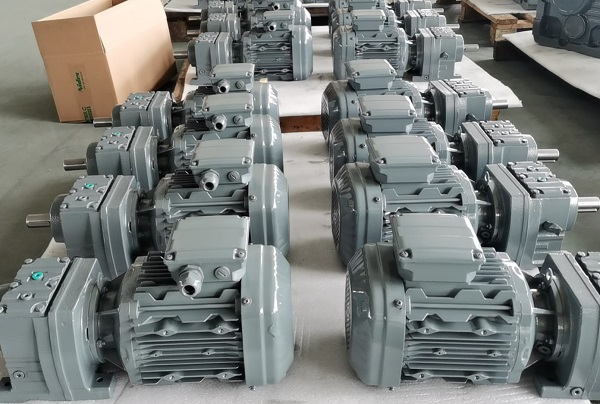 1.5KW減速電機(jī),1500W減速器帶電機(jī),減速機(jī) 1.5KW減速電機(jī),1500W減速器帶電機(jī),減速機(jī)