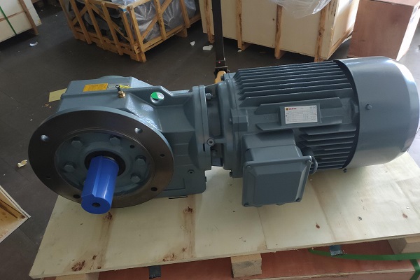 45轉(zhuǎn)的減速電機(jī),提升3噸的減速器,減速機(jī) 45轉(zhuǎn)的減速電機(jī),提升3噸的減速器,減速機(jī)