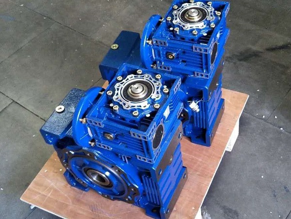 NMRV063/130-400-1.5KW減速機(jī) NMRV063/130-400-1.5KW減速機(jī)