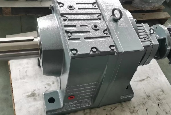 3KW電機減速機,帶動3噸的減速電機,減速機 3KW電機減速機,帶動3噸的減速電機,減速機