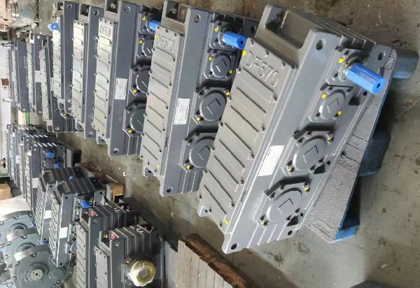 工業(yè)齒輪箱 (3) 工業(yè)齒輪箱 (3)