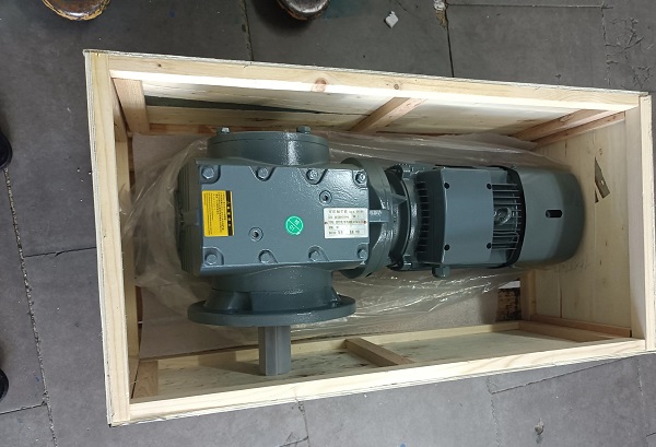 鏈輪滾筒減速機,拖動1噸的減速電機,減速機 鏈輪滾筒減速機,拖動1噸的減速電機,減速機