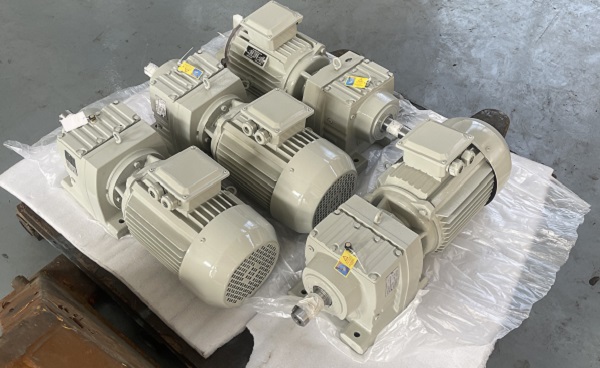 RXF107減速機(jī) RXF107減速機(jī)